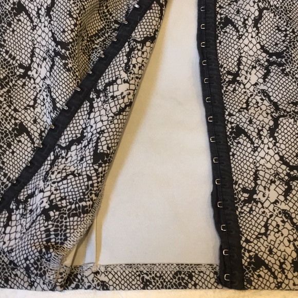 Befree shirt jacket snake print size 34/small - Picture 8 of 8